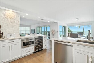 Building Photo - 9517 Gulf Shore Dr