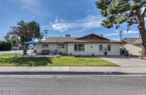 Building Photo - 201 W Alameda Dr