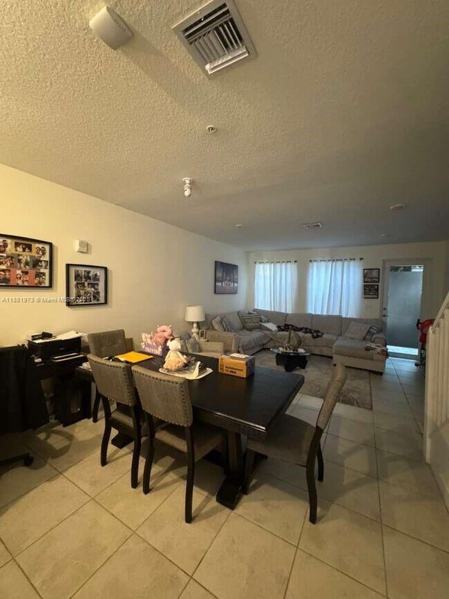 Building Photo - 6455 NW 103rd Pl