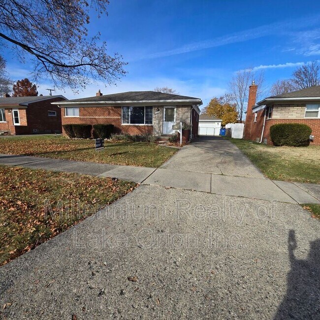 Foto del edificio - 11539 Hanford Dr