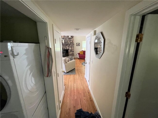 Building Photo - 45 Berrie Ln