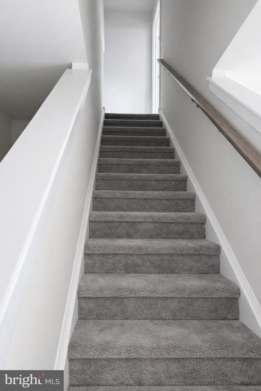 Foto del edificio - 735 Platinum Dr