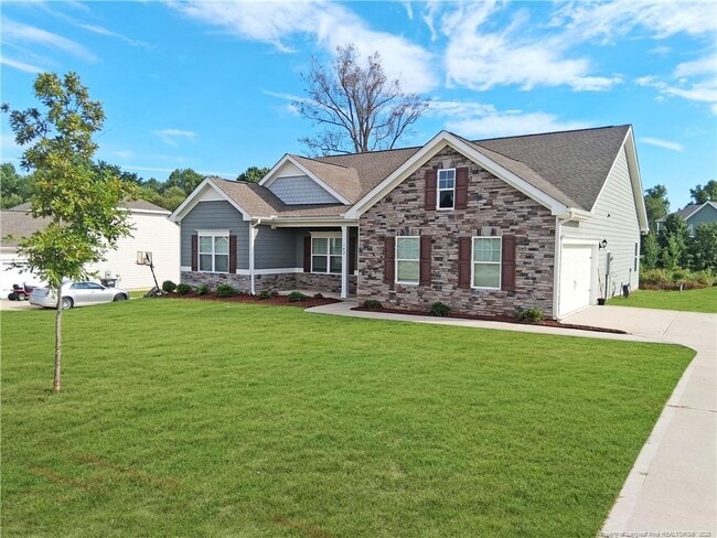 Building Photo - 142 Planters Ln