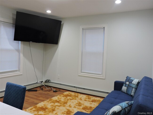 Building Photo - 194-21 112th Rd