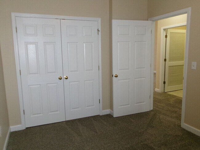 Foto del edificio - 3 bedroom, 2 bath condo in Carolina Willows