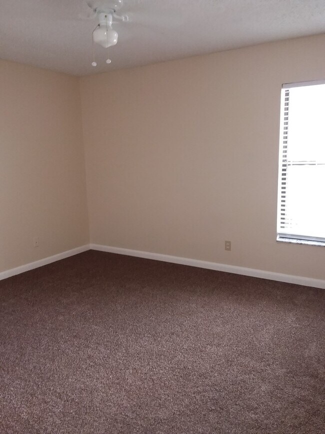Building Photo - 2 bedroom 2 bath townhome near NAS Jax