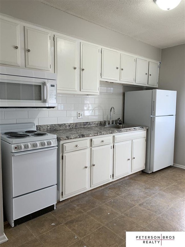 Building Photo - 4420 S 25th St