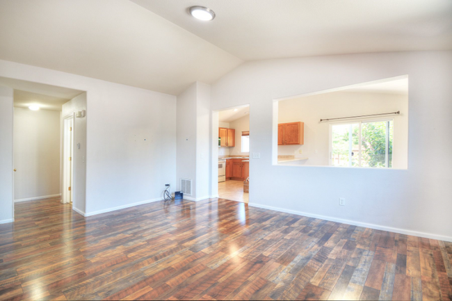 Building Photo - 4265 Centerville Dr