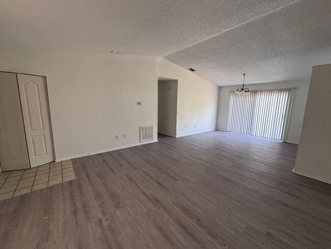 Foto del edificio - 1028 Hickory Rd