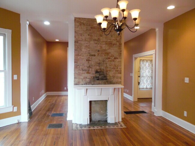 Foto del edificio - 706 W Maxwell St