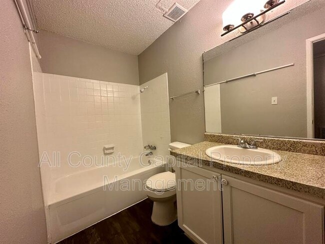 Building Photo - 5426 Menchaca Rd