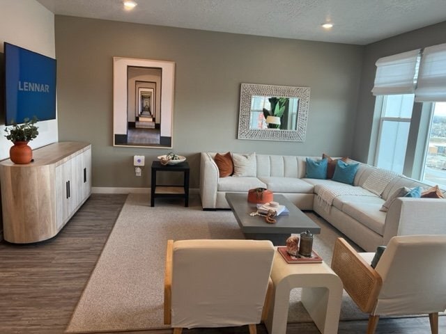 Building Photo - 2108 N Chianti St