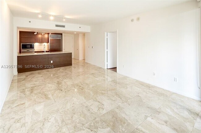 Foto del edificio - 475 Brickell Ave