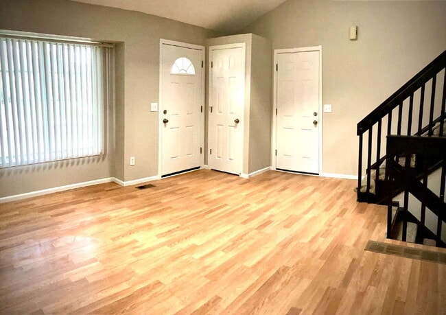 Building Photo - Charming 3 Bed, 2 Bath Littleton Home in a...