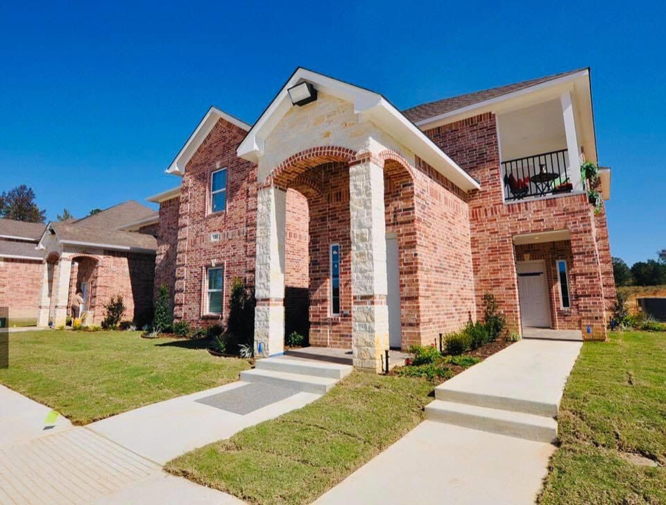 Foto principal - Woodland Creek Apartments -Location: Tyler TX