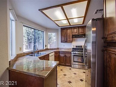 Building Photo - 3160 Waterview Dr