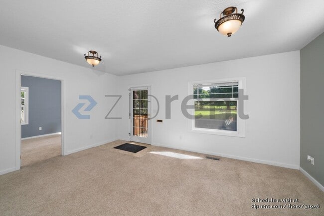 Building Photo - 2204 Kauffman Ave