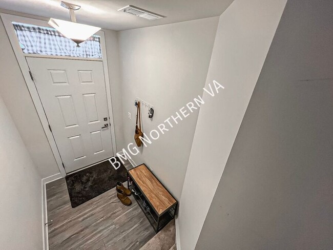 Building Photo - 7731 Blackburn Ridge Dr