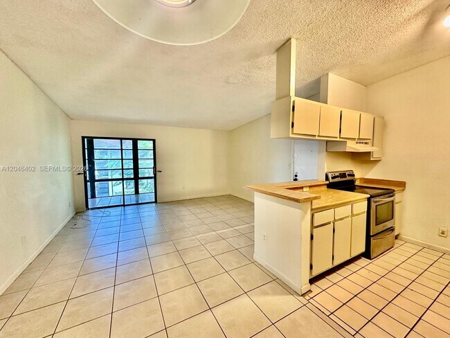 Foto del edificio - 809 NE 199th St