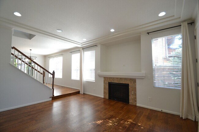 Building Photo - 4 bedrooms and large loft in Banning Lewis...