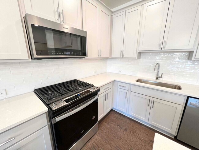 Building Photo - 1631 Aeslin Dr NW
