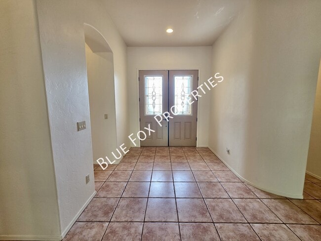 Building Photo - 5070 N Coronado Vistas Pl