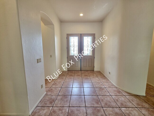 Foto del edificio - 5070 N Coronado Vistas Pl