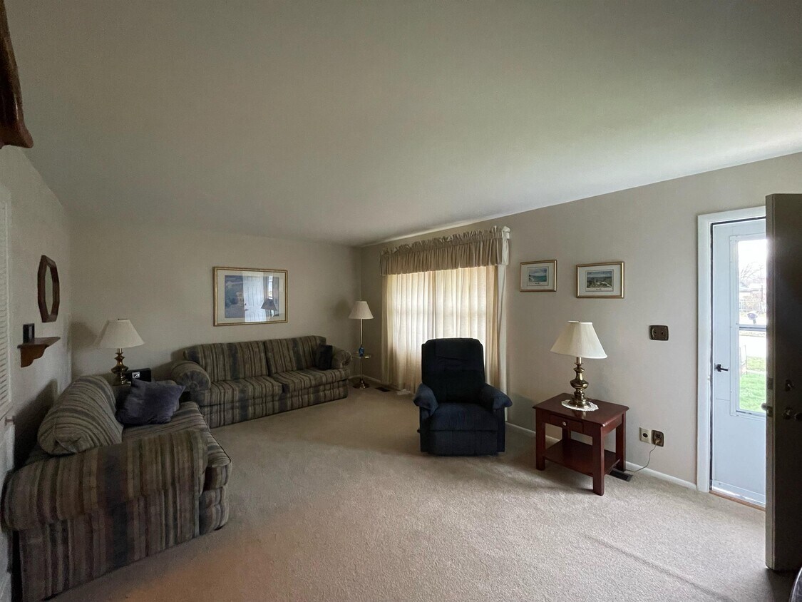 Foto principal - 909 Dogwood Dr