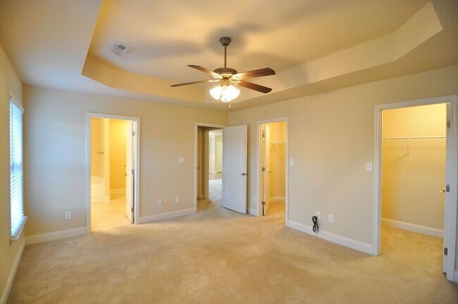 Foto del edificio - Lake Front Home