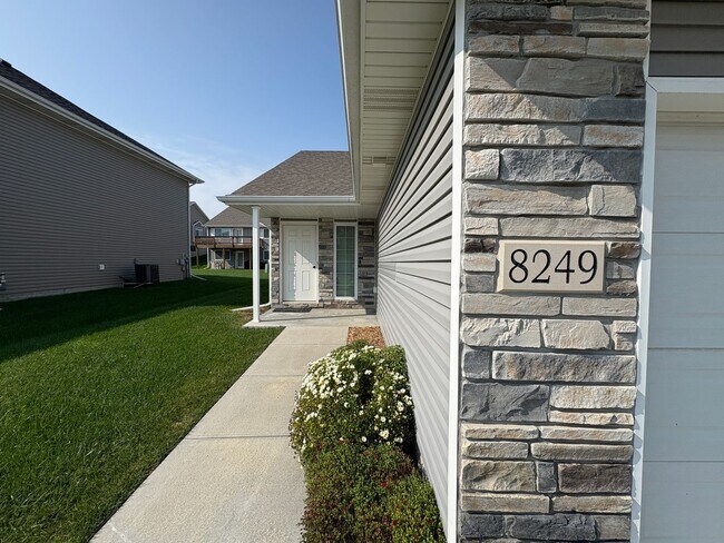 Foto del edificio - Townhome in Southeast Lincoln