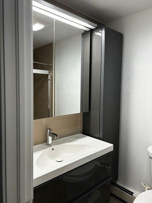 Building Photo - North Boulder Top Floor Condo