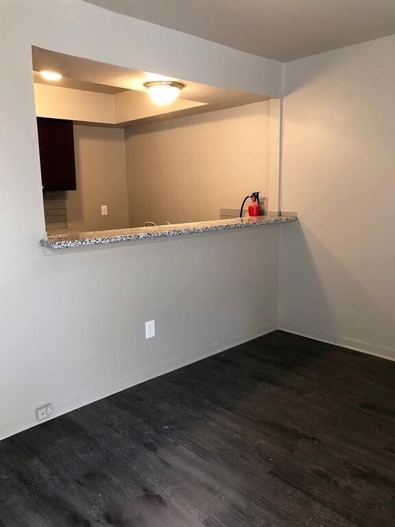 Foto del edificio - 6815 Beachwood St