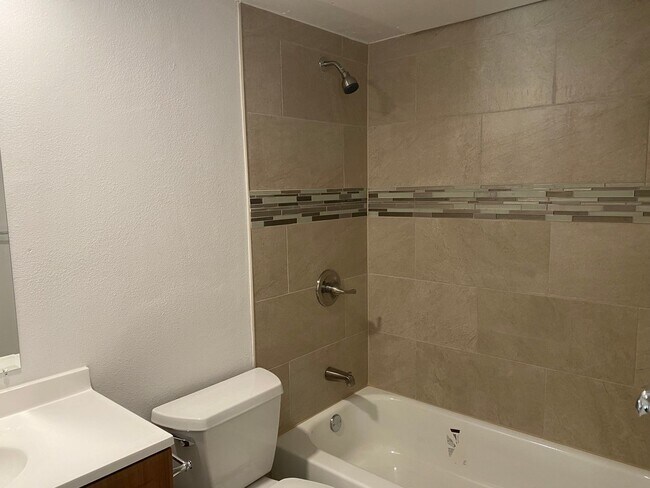 Building Photo - 203-W Eden at Avondale