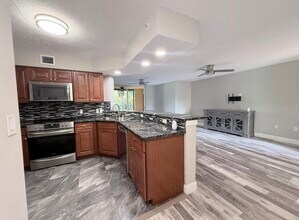 Building Photo - 300 Scotia Dr