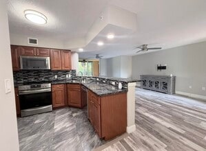 Building Photo - 300 Scotia Dr