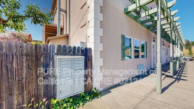 Building Photo - 154 Railroad Ave
