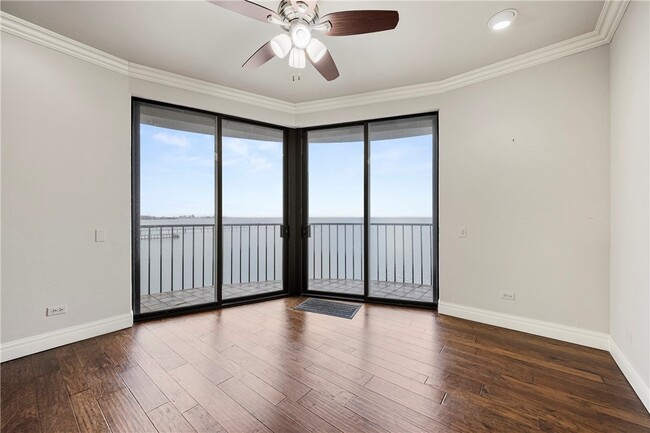 Building Photo - 4500 Ocean Dr