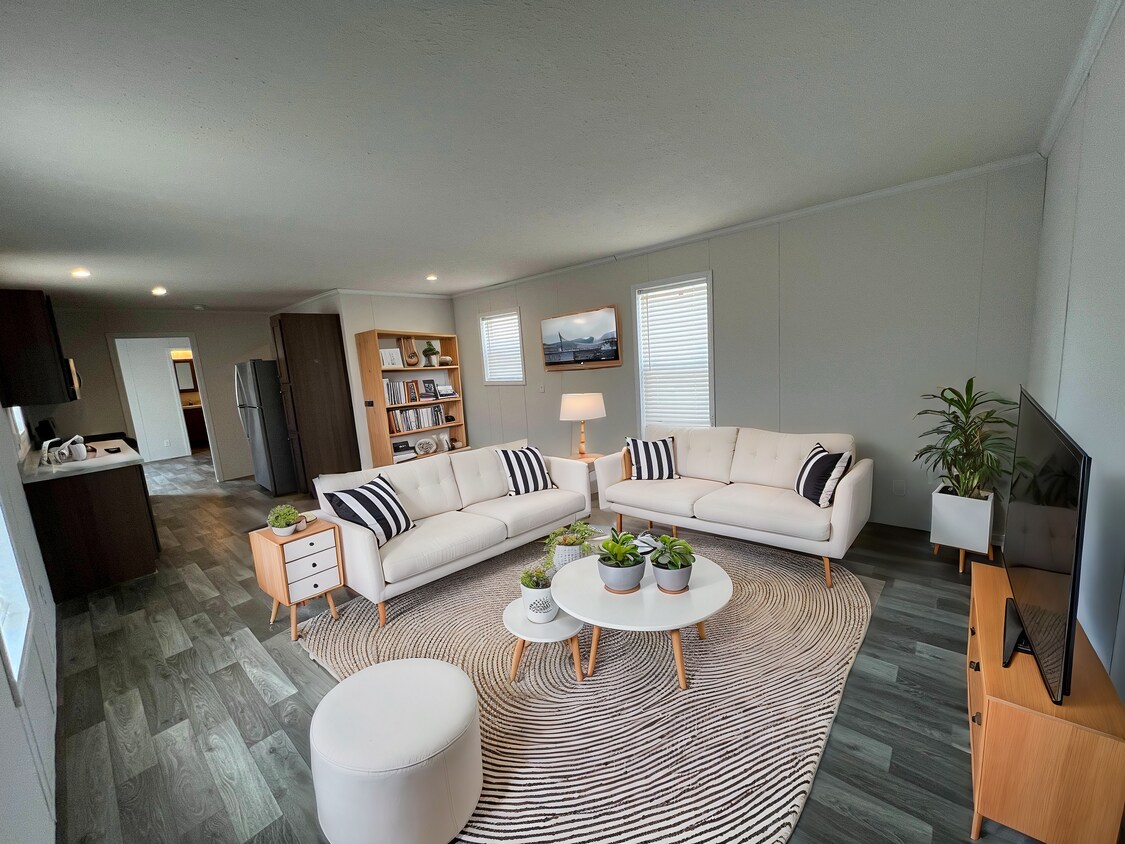 Foto principal - 15862 Villaire Ave