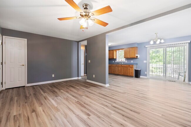 Building Photo - 13 Blue Boar Ln