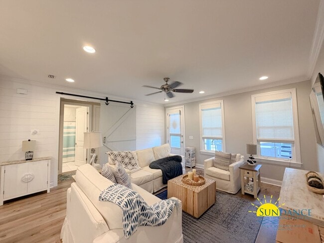 Building Photo - Charming 3BR Home with really great neighborhood perks!