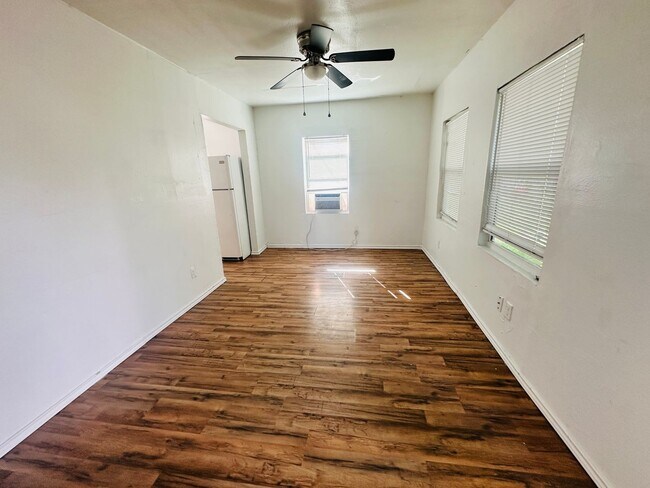 Building Photo - 2 bed 1 bath in Copperas Cove $750 a month