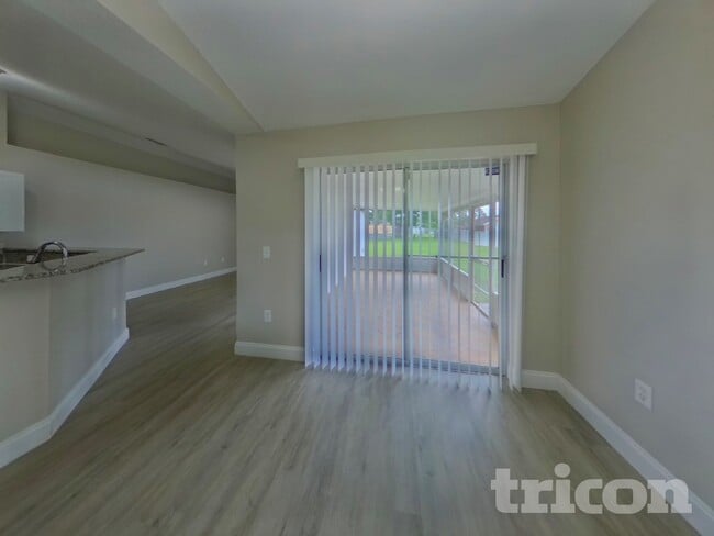 Building Photo - 906 Dartmouth Ct