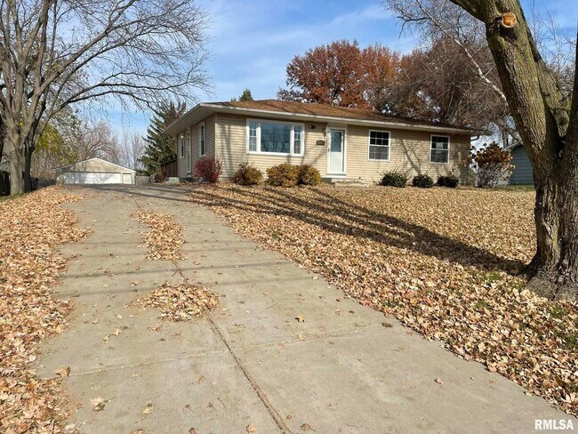 Building Photo - 2806 W 47th St