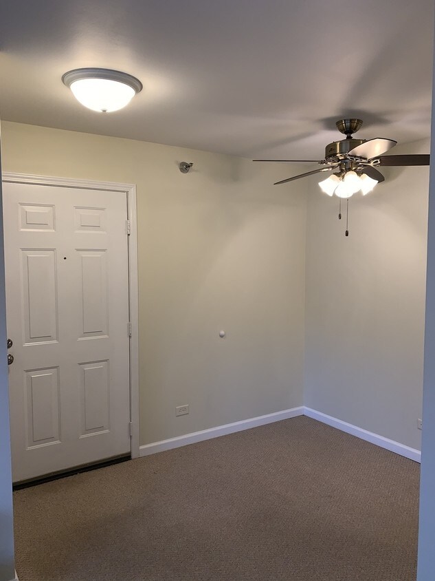 Primary Photo - 212 Glengarry Dr