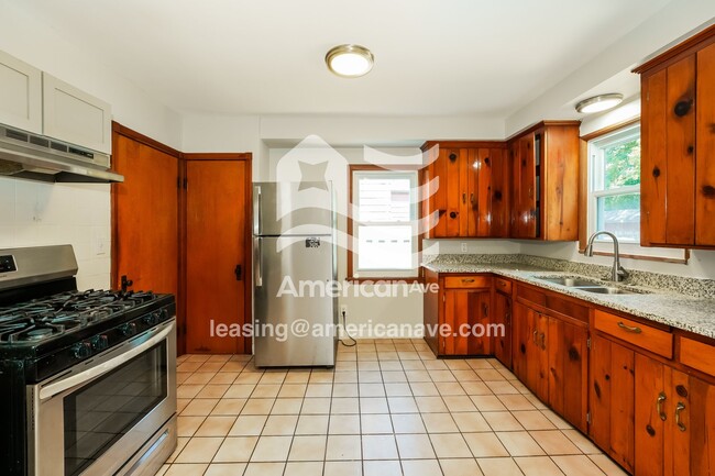 Building Photo - 61 Sunnycliff Dr
