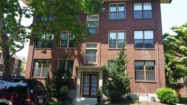 Building Photo - 912 Brandon Ave