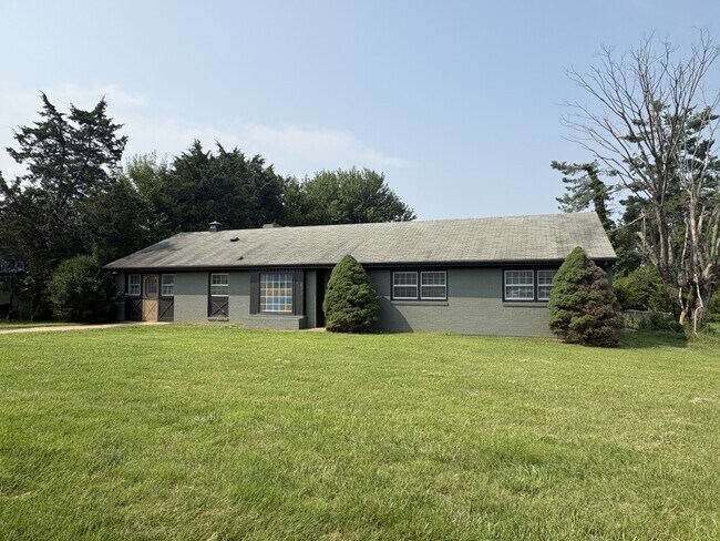 Foto del edificio - 499 Greenwell Ct