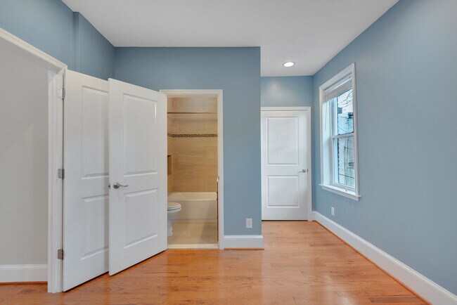 Foto del edificio - 1425 C St NE