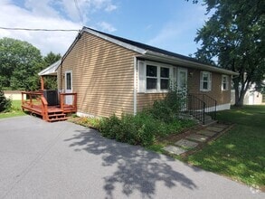 Building Photo - 570 Guldin Rd