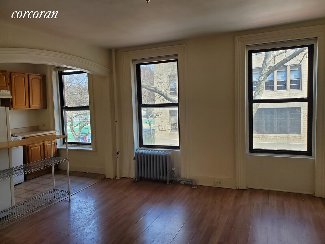 Foto principal - 366 Clermont Ave